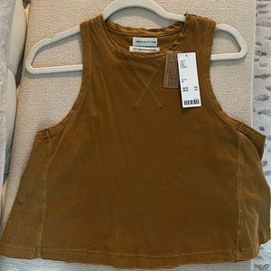 🌸 NWT UO tank top